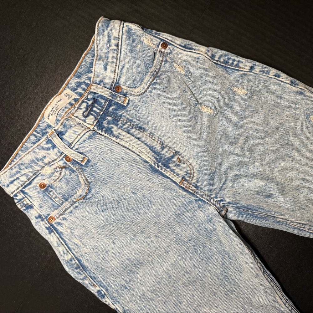 Abercrombie & Fitch 90s Straight Leg High Rise